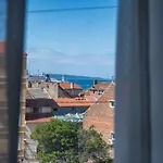 Lions Apartment Split