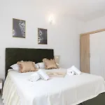 Lions Apartment