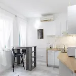 Apartment Lions *