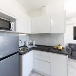 Lions Apartment Split